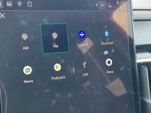 Used 2024 GMC Acadia Elevation image 24