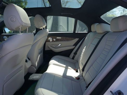 Used 2022 Mercedes-Benz E 350 Sedan image 13