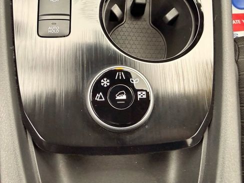 Certified 2025 Nissan Rogue SV image 33