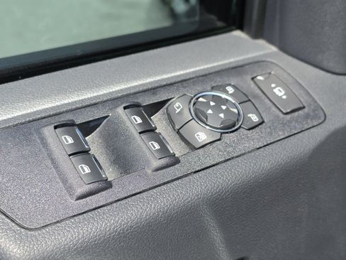 Used 2022 Ford F250 Lariat w/ Black Appearance Package AWD/4WD image 24