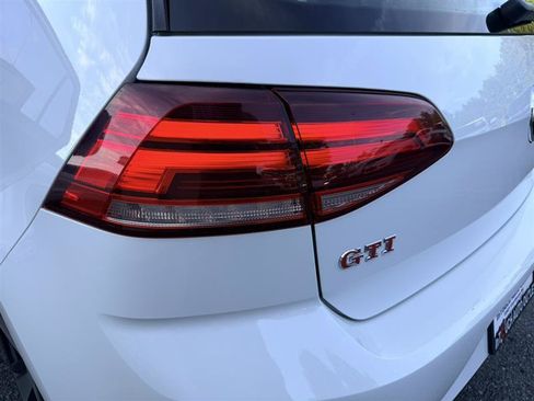 Used 2020 Volkswagen GTI SE FWD image 10