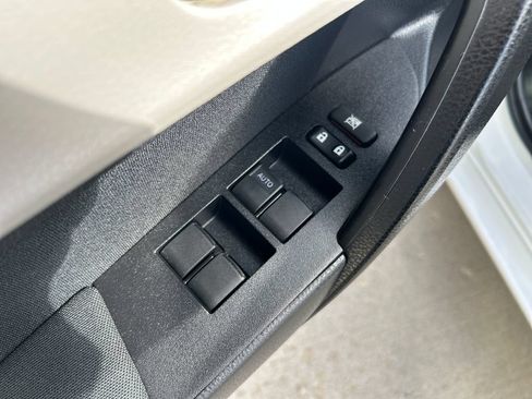 Certified 2017 Toyota Corolla LE w/ Carpet Mat Package (TMS) FWD image 11