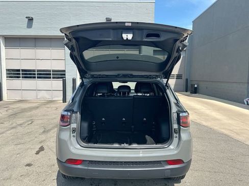 Used 2023 Jeep Compass Latitude AWD/4WD image 25