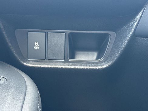 Certified 2026 Honda HR-V LX image 31