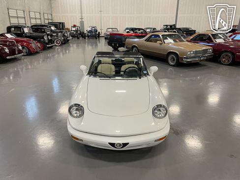 Used 1991 Alfa Romeo Spider Veloce image 2