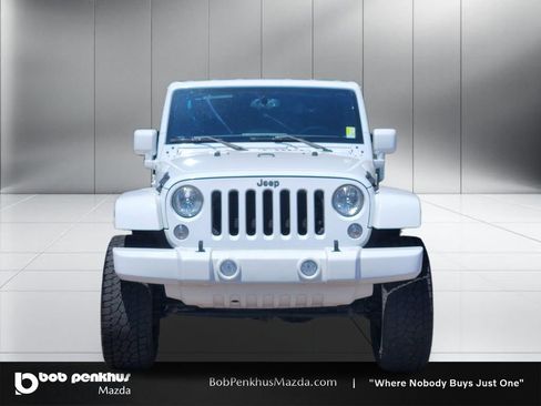 Used 2015 Jeep Wrangler Unlimited Rubicon w/ Connectivity Group AWD/4WD image 22