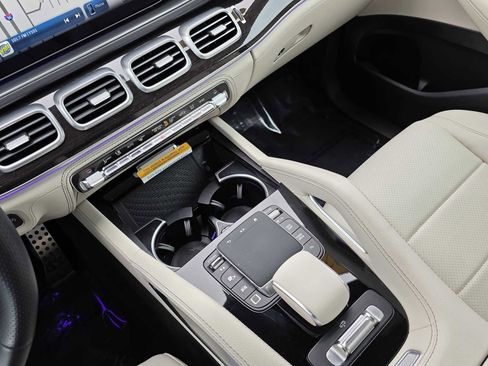 Certified 2025 Mercedes-Benz GLS 450 4MATIC image 19