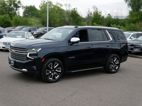 Used 2021 Chevrolet Tahoe Premier w/ Premium Package AWD/4WD image 3