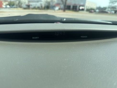 Used 2010 Toyota Camry LE image 30