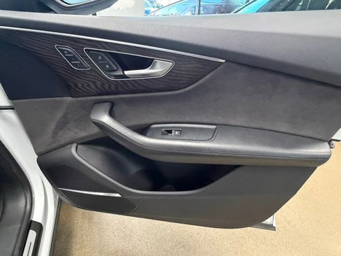 Used 2020 Audi Q8 Prestige w/ Prestige Package image 35