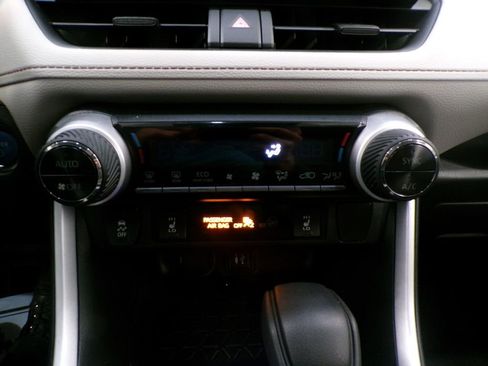 Used 2019 Toyota RAV4 XLE w/ Convenience Package AWD/4WD image 25