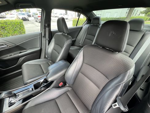 Used 2017 Honda Accord Sport image 16