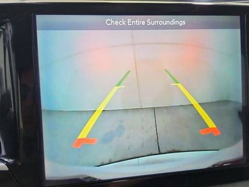 Used 2019 Chrysler Pacifica Limited FWD image 18