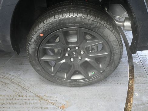 New 2026 RAM 1500 Laramie AWD/4WD image 10