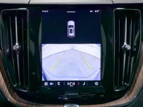 Used 2023 Volvo XC60 T8 Ultimate image 16