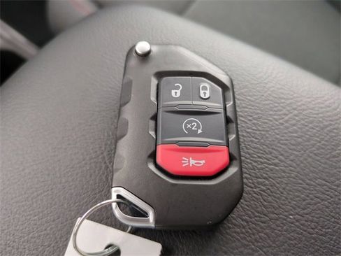 Used 2024 Jeep Wrangler Unlimited Rubicon w/ Technology Group image 29