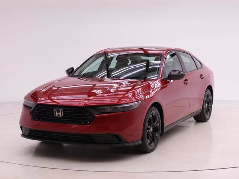 Certified 2025 Honda Accord SE image 1