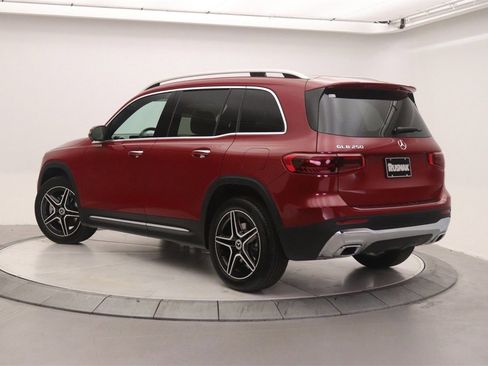 New 2026 Mercedes-Benz GLB 250 image 2