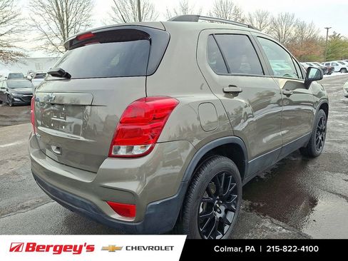 Certified 2022 Chevrolet Trax LT w/ Sport Edition image 5