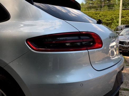 Used 2017 Porsche Macan AWD/4WD image 7