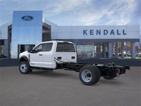 New 2026 Ford F450 XL w/ XL Chrome Package image 4