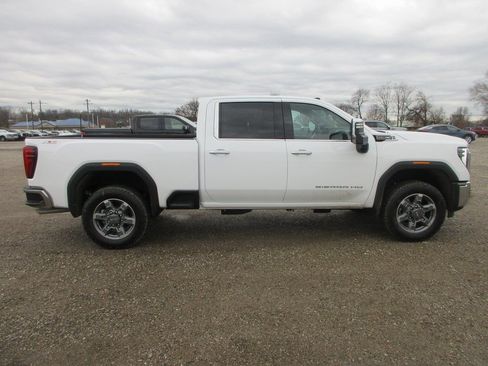 New 2026 GMC Sierra 2500 SLT image 3