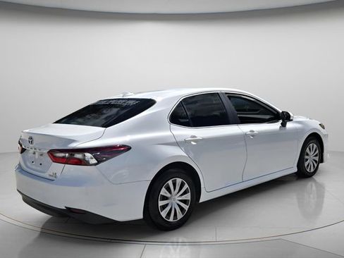 Used 2022 Toyota Camry LE FWD image 7