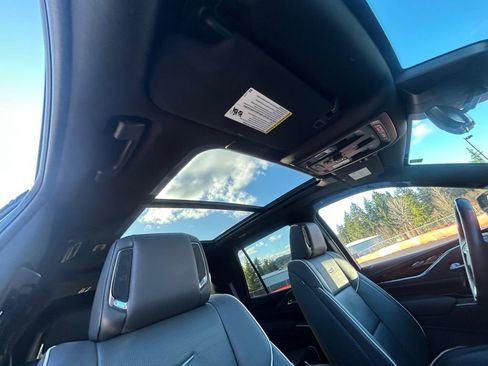 Used 2024 Cadillac Escalade Premium Luxury w/ LPO, Floor Liner Package image 27