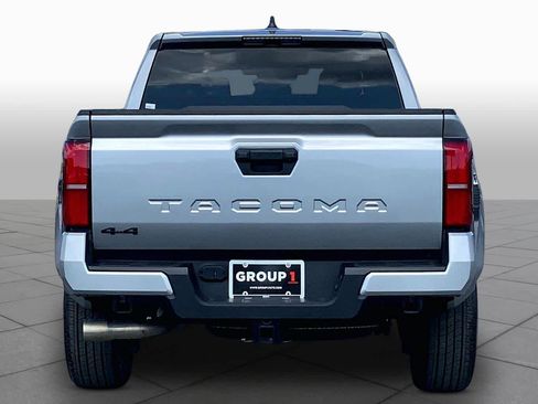 Used 2025 Toyota Tacoma TRD Sport image 5