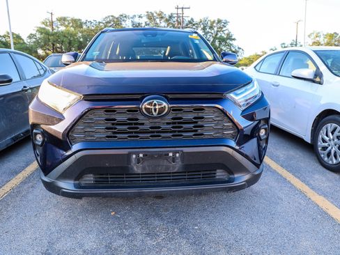 Used 2022 Toyota RAV4 XLE Premium FWD image 4