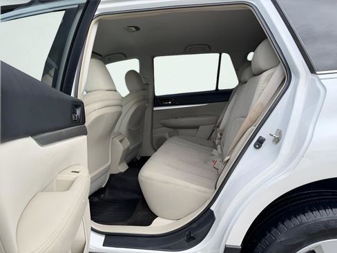 Used 2011 Subaru Outback 2.5i Premium image 21