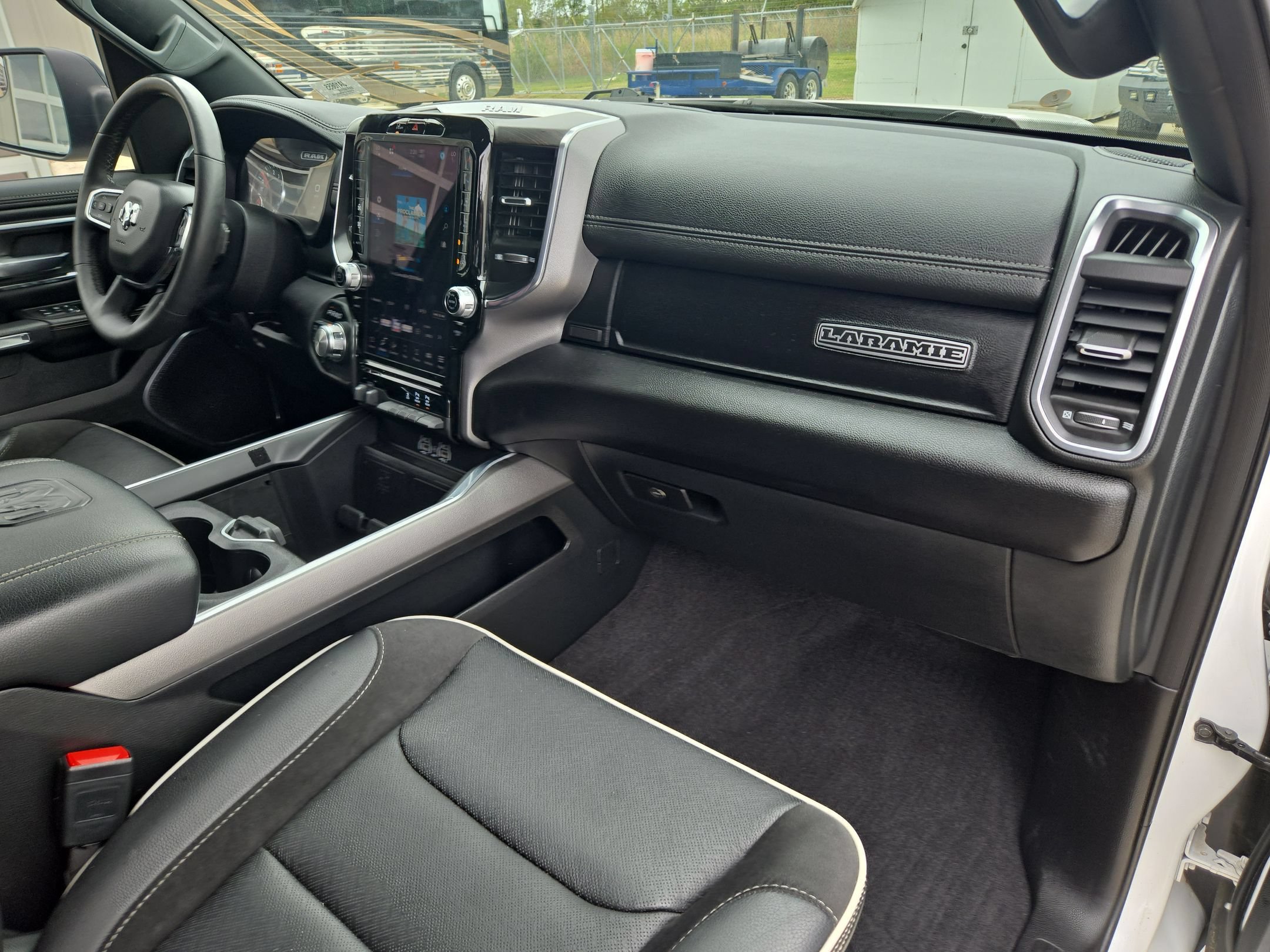 Used 2025 RAM 1500 Laramie w/ Laramie Southwest Edition AWD/4WD image 28