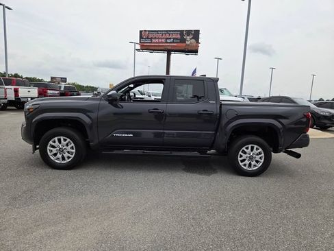 Used 2024 Toyota Tacoma SR5 RWD image 4