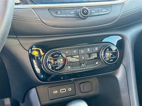 Used 2022 Buick Encore GX Select w/ Sport Touring Package image 16