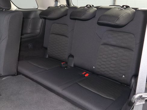 Used 2025 Nissan Pathfinder SV FWD image 9