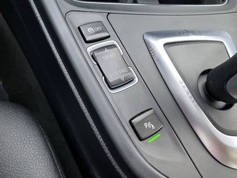 Used 2018 BMW 320i xDrive Sedan image 18