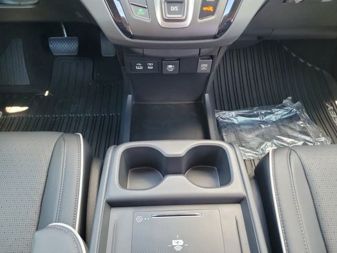 New 2026 Honda Odyssey Elite image 16
