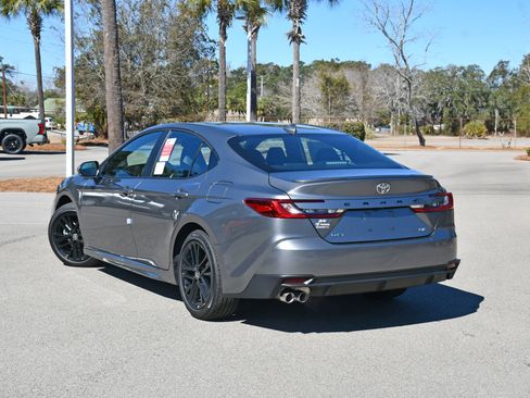 New 2026 Toyota Camry SE image 2