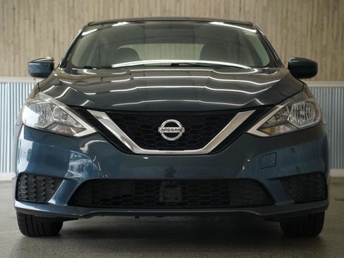 Used 2017 Nissan Sentra SV FWD image 3