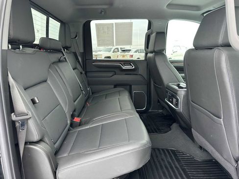 Certified 2025 GMC Sierra 2500 SLT w/ SLT Premium Package image 12