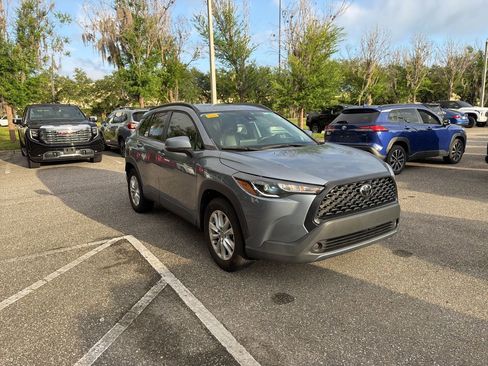Used 2022 Toyota Corolla Cross LE w/ Moonroof Package AWD/4WD image 7