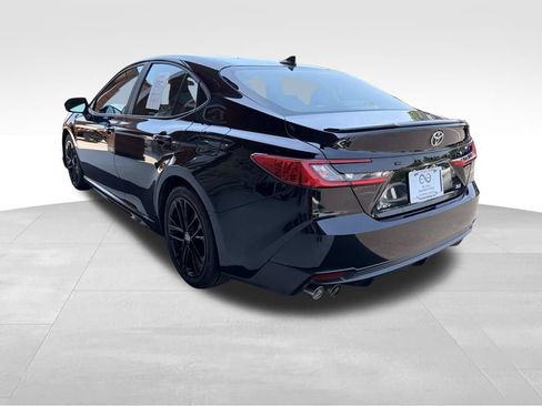 Used 2025 Toyota Camry SE FWD image 5