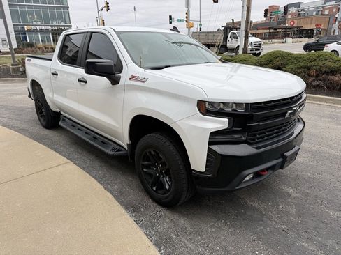 Used 2020 Chevrolet Silverado 1500 LT Trail Boss image 3