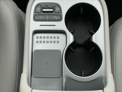 New 2026 Hyundai Ioniq 9 SEL image 11