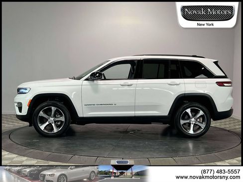 Used 2023 Jeep Grand Cherokee Limited w/ Luxury Tech Group II AWD/4WD image 5