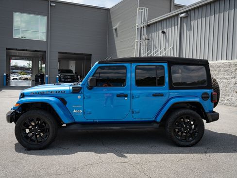 Used 2022 Jeep Wrangler Unlimited Sahara w/ Cold Weather Group AWD/4WD image 5