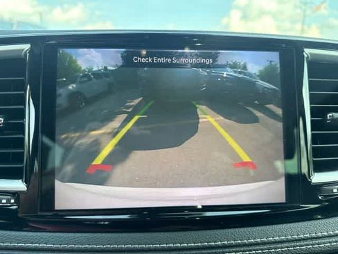 Used 2021 Chrysler Pacifica Touring-L w/ S Appearance Package AWD/4WD image 16