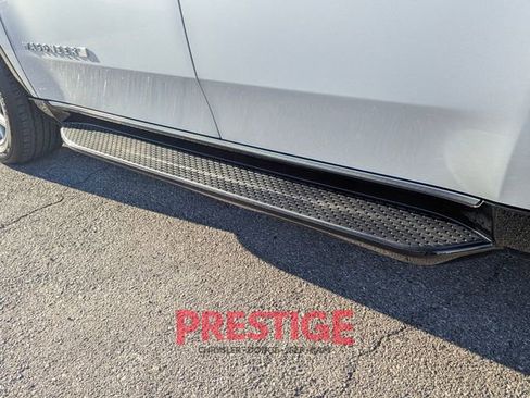 Used 2022 Jeep Wagoneer Series II image 12