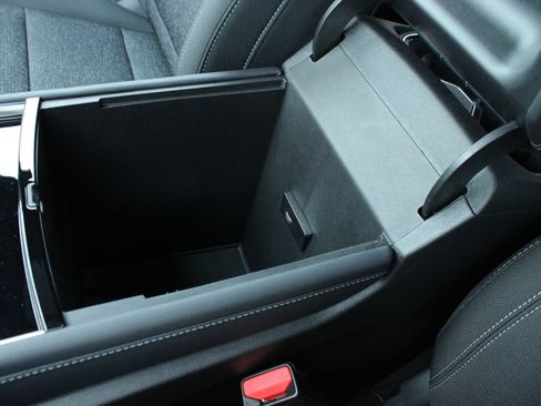 Used 2024 Chevrolet Traverse LT w/ LPO, Floor Liner Package AWD/4WD image 50