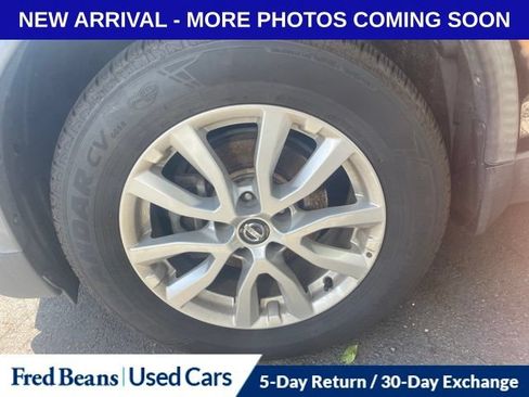 Used 2017 Nissan Rogue SV AWD/4WD image 14